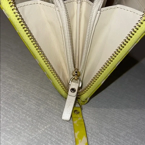 EUC ♠️ Kate Spade Lime Print Zip Wallet Zip Interior Coin Pocket & 12 Card Slots - Picture 17 of 17